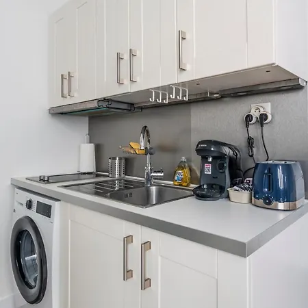 Merryland Chatelet Apartment