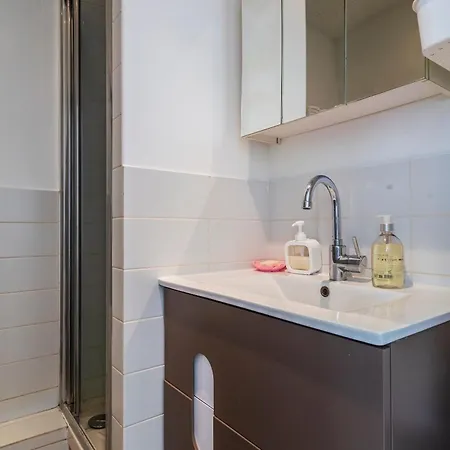 Merryland Chatelet 公寓 *