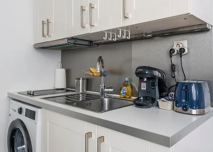 Merryland Chatelet Апартаменты